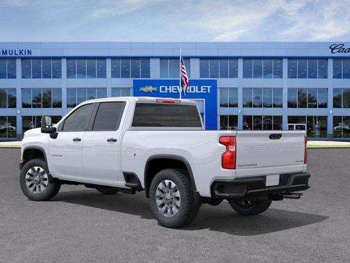 Summit White 2026 Chevrolet Silverado 2500 Custom