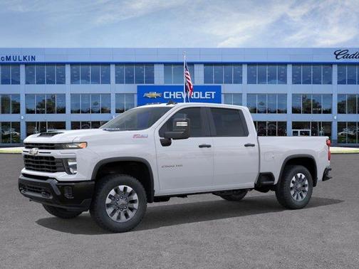 Summit White 2026 Chevrolet Silverado 2500 Custom