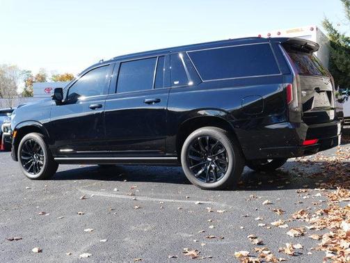 2024 Cadillac Escalade ESV Sport