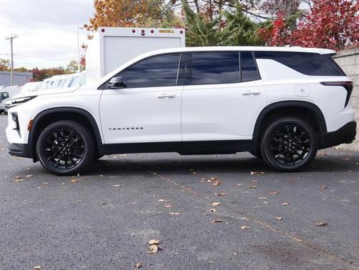 2024 Chevrolet Traverse LS