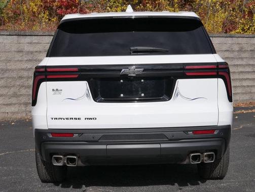 2024 Chevrolet Traverse LS