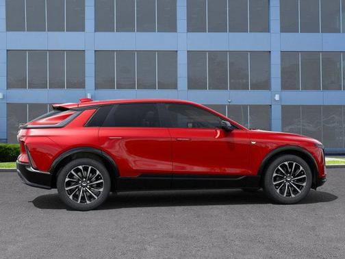 2025 Cadillac LYRIQ Sport