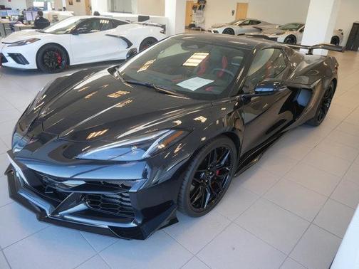 Carbon Flash Metallic 2024 Chevrolet Corvette Z06