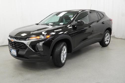 Mosaic Black Metallic 2026 Chevrolet Trax LS
