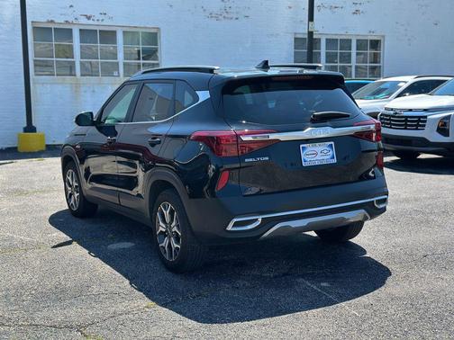 Cherry Black 2023 Kia Seltos EX