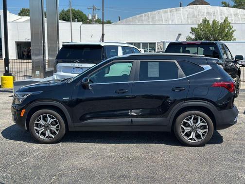 Cherry Black 2023 Kia Seltos EX