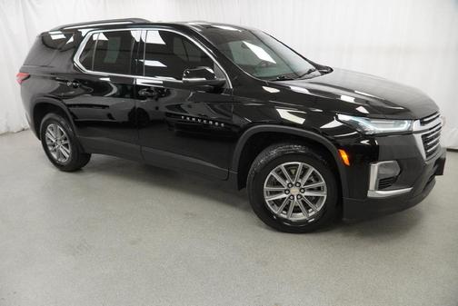 Mosaic Black Metallic 2023 Chevrolet Traverse LT Leather