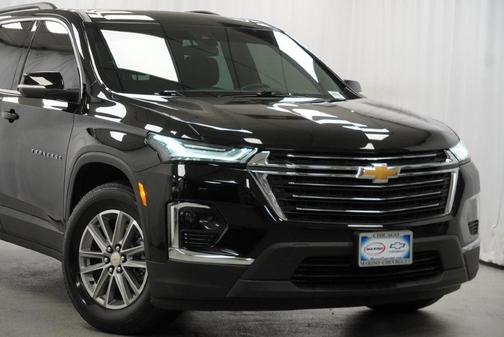 Mosaic Black Metallic 2023 Chevrolet Traverse LT Leather