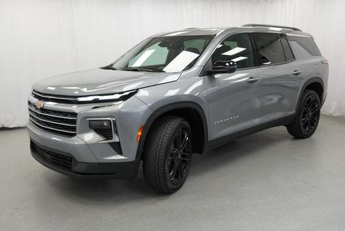 Sterling Gray Metallic 2026 Chevrolet Traverse LT
