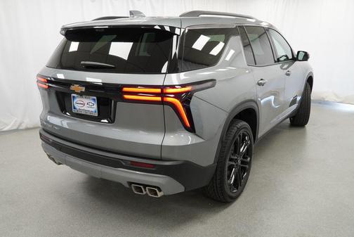 Sterling Gray Metallic 2026 Chevrolet Traverse LT