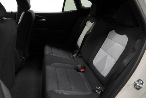 White Sands 2026 Chevrolet Trax FWD 1RS