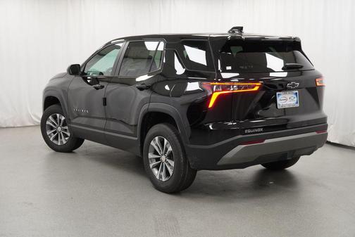 Mosaic Black Metallic 2027 Chevrolet Equinox 1LT