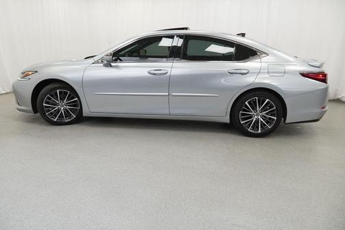 Iridium 2023 Lexus ES 350 Luxury