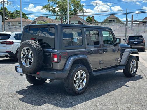 Granite Crystal Metallic Clearcoat 2020 Jeep Wrangler Unlimited Sahara