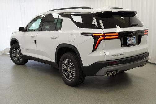 Summit White 2027 Chevrolet Traverse LT
