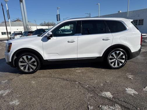 Glacial White Pearl 2021 Kia Telluride EX