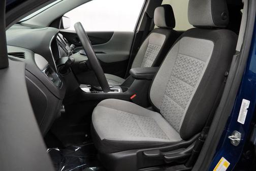 Blue Glow Metallic 2022 Chevrolet Equinox LS