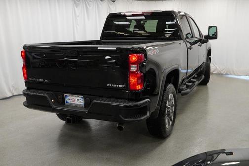 Black 2026 Chevrolet Silverado 2500 Custom