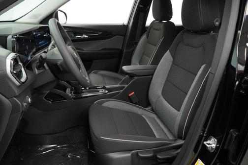Mosaic Black Metallic 2026 Chevrolet Trailblazer LS