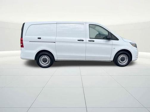 2023 Mercedes-Benz Metris Base