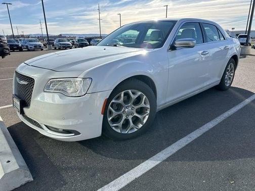 2016 Chrysler 300C Platinum