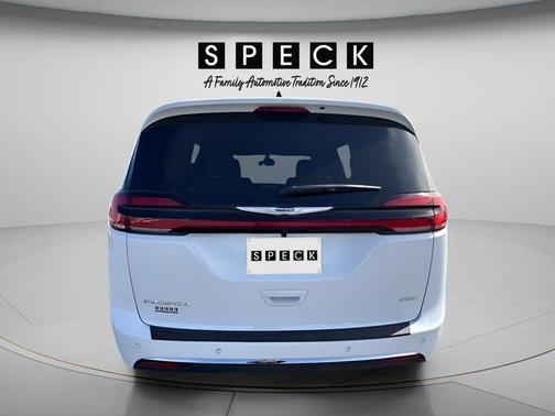 2026 Chrysler Pacifica Select AWD