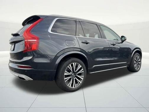 2021 Volvo XC90 T5 Momentum 7 Passenger