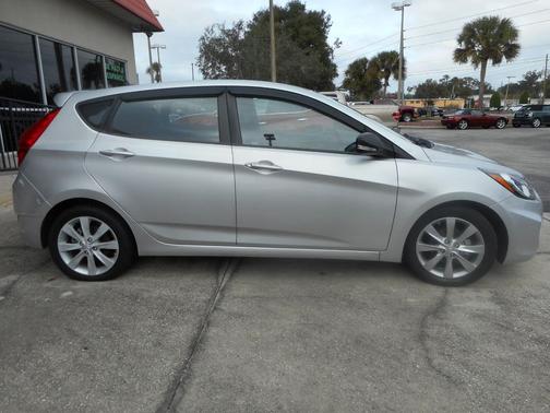 2013 Hyundai Accent SE