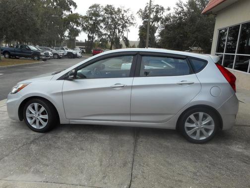 2013 Hyundai Accent SE