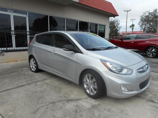2013 Hyundai Accent SE