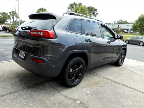 2017 Jeep Cherokee Sport