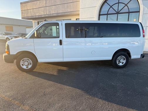 2016 Chevrolet Express 3500 LS