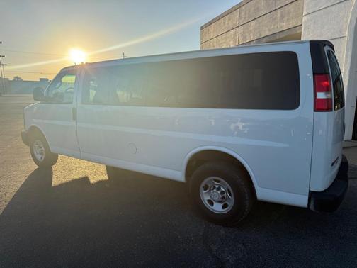 2016 Chevrolet Express 3500 LS