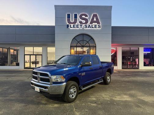 2017 RAM 2500 Tradesman Crew Cab 4x4 6'4' Box