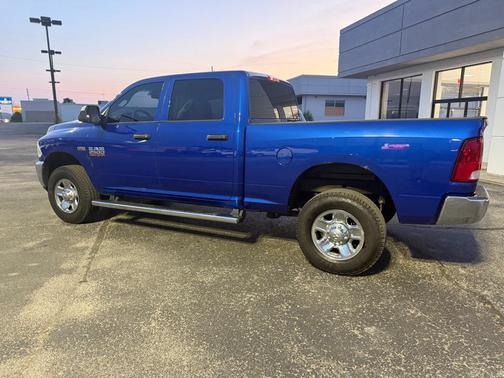 2017 RAM 2500 Tradesman Crew Cab 4x4 6'4' Box