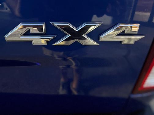 2017 RAM 2500 Tradesman Crew Cab 4x4 6'4' Box