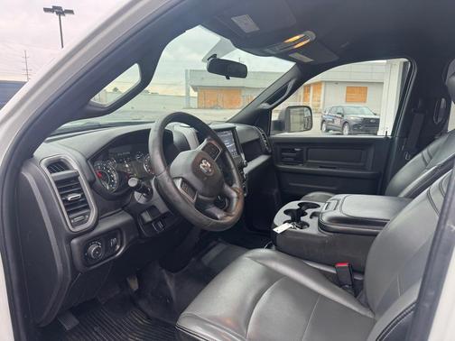 2021 RAM 2500 Tradesman Crew Cab 4x2 8' Box