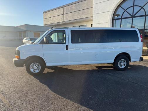 2016 Chevrolet Express 3500 LS