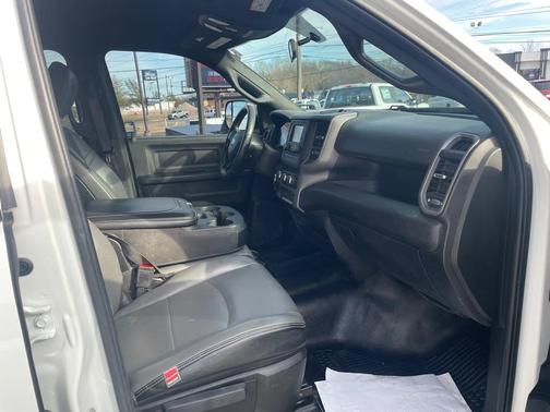 2022 RAM 2500 Tradesman Crew Cab 4x4 8' Box