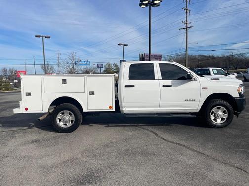 2022 RAM 2500 Tradesman Crew Cab 4x4 8' Box