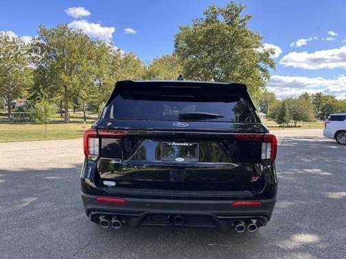 2025 Ford Explorer ST 4WD
