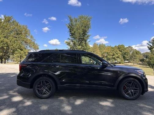 2025 Ford Explorer ST 4WD