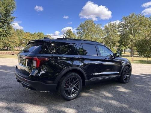 2025 Ford Explorer ST 4WD