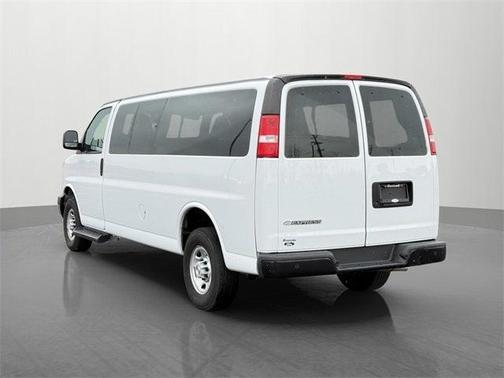 2022 Chevrolet Express 3500 LS