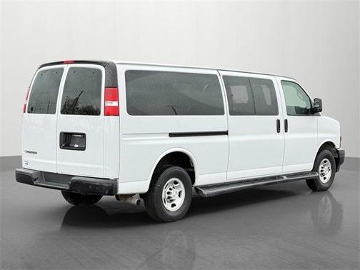 2022 Chevrolet Express 3500 LS
