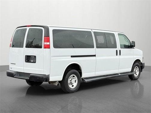 2022 Chevrolet Express 3500 LS