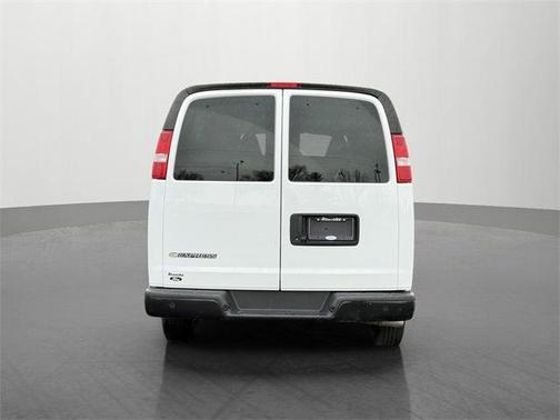 2022 Chevrolet Express 3500 LS
