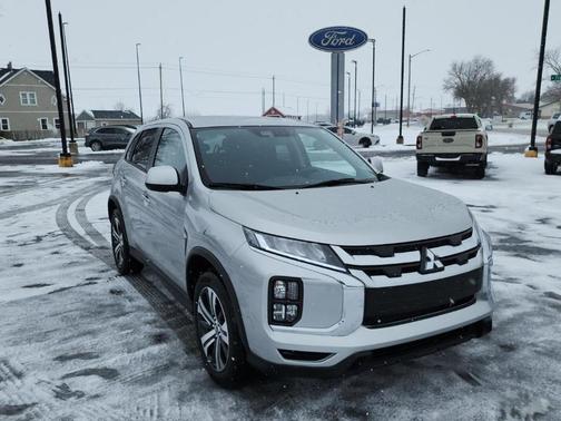 2025 Mitsubishi Outlander Sport ES