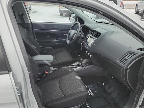 2025 Mitsubishi Outlander Sport ES