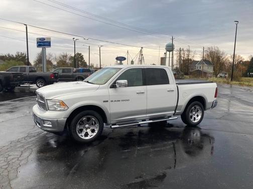 Photo 5 of 32 of 2012 RAM 1500 Laramie